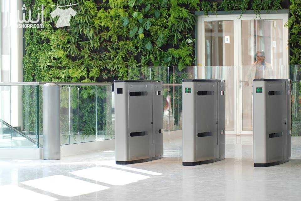 • بوابات Trunstile Gates المعروفة باسم بوابات المترو / الشركه المتحده للاتصالات يمكن استخدامها للتحكم في الدخول و تسهيل عمل الموظفين في دخول المكاتب و المباني و المنشآت الصناعية، والبنوك، و المنشآت...