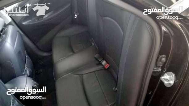 هونداي سوناتا 2015 ماتور 2000c جميع الاضافات فل ما عدا الفتحه فحص السياره مرفق بالصور فحص كامل ومعمول صيانه كامله للسياره مأمنه شامل لسنه وترخيص جديد جنطات السياره اصليات لسيارة جينسيس كاوشك جديد.....