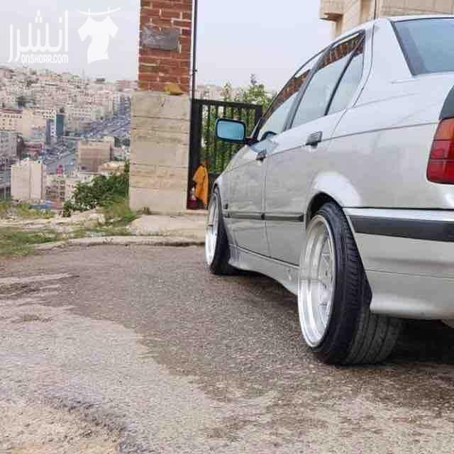 سياره BMW 320 E36 وطواط موديل 92 محوله 97 للبيع ماتور 2000 cc اسود السياره فل إضافات شبابيك كهرباء مري كهرباء مكيف فتحه كهرباء سيستم جنط هارتج 17 سيستيم خلفي كوشوك وكاله مو ناقصها اشي الحمد لله السيا...
