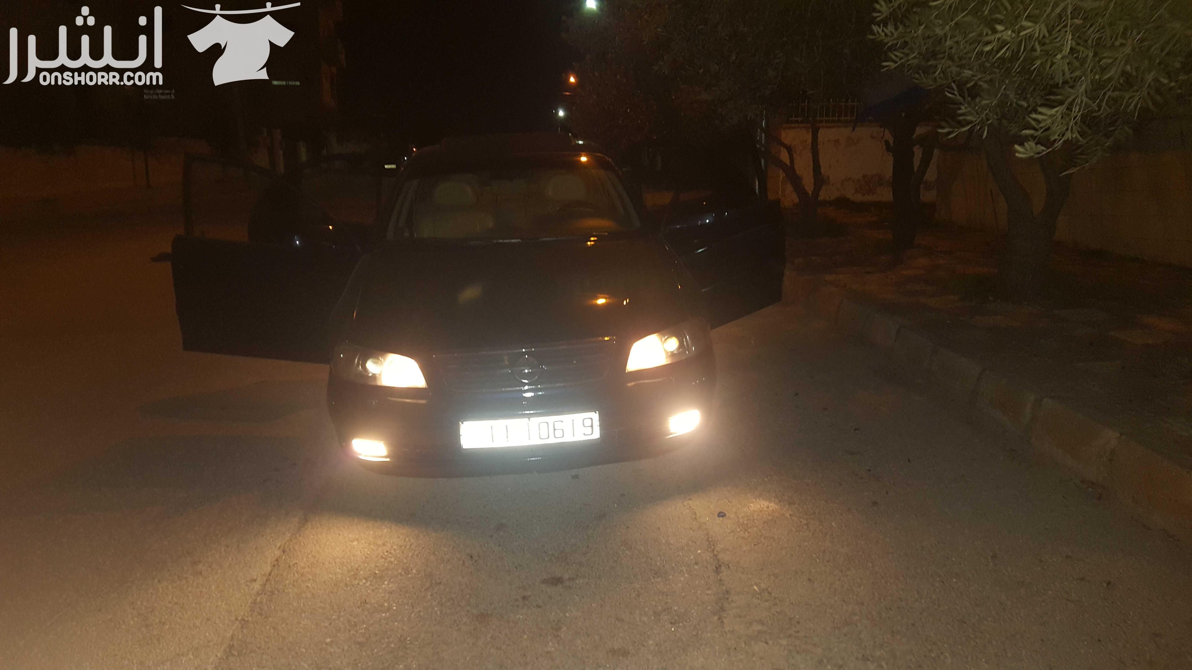 اوبل اوميغا موديل 2003 لون كحلي 2200سي سي ،جنط 17 اصلي، فتحة، حساسات خلفية اصلية، مثبت سرعة، مسجل philips مع سي دي تشينحر اصلي، تحكم طارة، اضوية زنون، نظام امان للاطفال و السرقة، فرش جلد، كراسي كهرب...