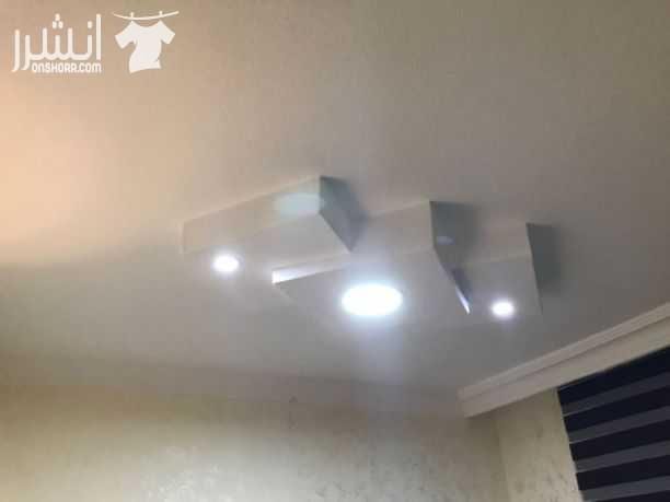 شقة استثمارية مفروشه بشارع الجامعه مساحه 85 متر ، طابق ثالث ، مقسمه حاليا الى اثنين استديو بدخل شهري 600 د.أ يحتوي كل استديو على غرفة نوم ، وصالون ، ومطبخ ، وحمام . عمر البناء لا يتجاوز 3 سنوات ،...