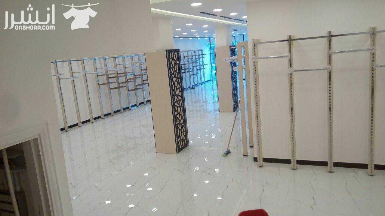 التنظيف التأسيسي ما بعد الدهان و جلي وتلميع البلاط تشمل خدماتنا مايلي : تنظیف شامل من الداخل و الخارج للمباني تنظیف وتعقیم وتلمیع الحمامات والمطابخ تنظیف الواجھات الزجاجیة والحجریة والسكوريت و الال...