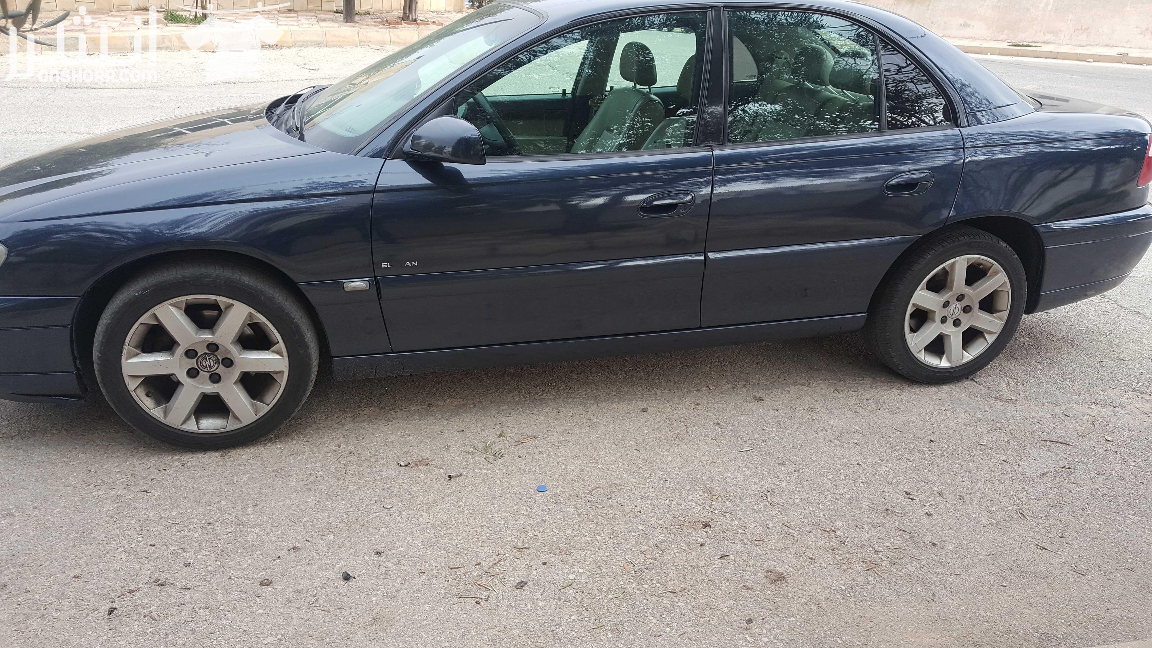 اوبل اوميغا موديل 2003 لون كحلي 2200سي سي ،جنط 17 اصلي، فتحة، حساسات خلفية اصلية، مثبت سرعة، مسجل philips مع سي دي تشينحر اصلي، تحكم طارة، اضوية زنون، نظام امان للاطفال و السرقة، فرش جلد، كراسي كهرب...