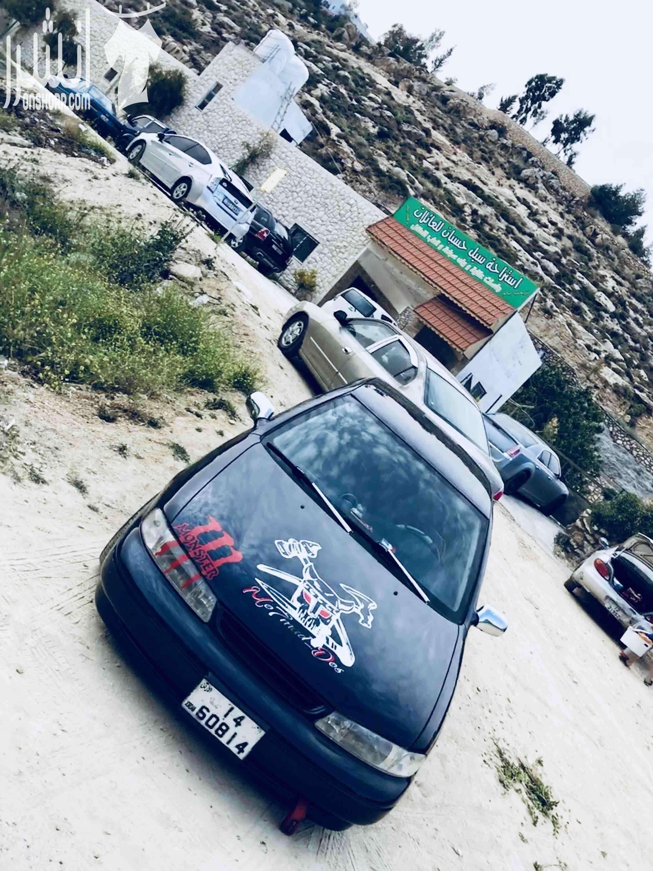 ما شاء الله السياره مش ناقصها شي ابداً مكيف حامي بارد شغال 100٪ قزاز كهربا كامل جنط 15 اخر قصه قريب 16 سستم كامل مكون من امبي فير 4000 و4سماعات كنويد وصب هوفر 1800 وت السياره مدهونه جديد مرخصه...