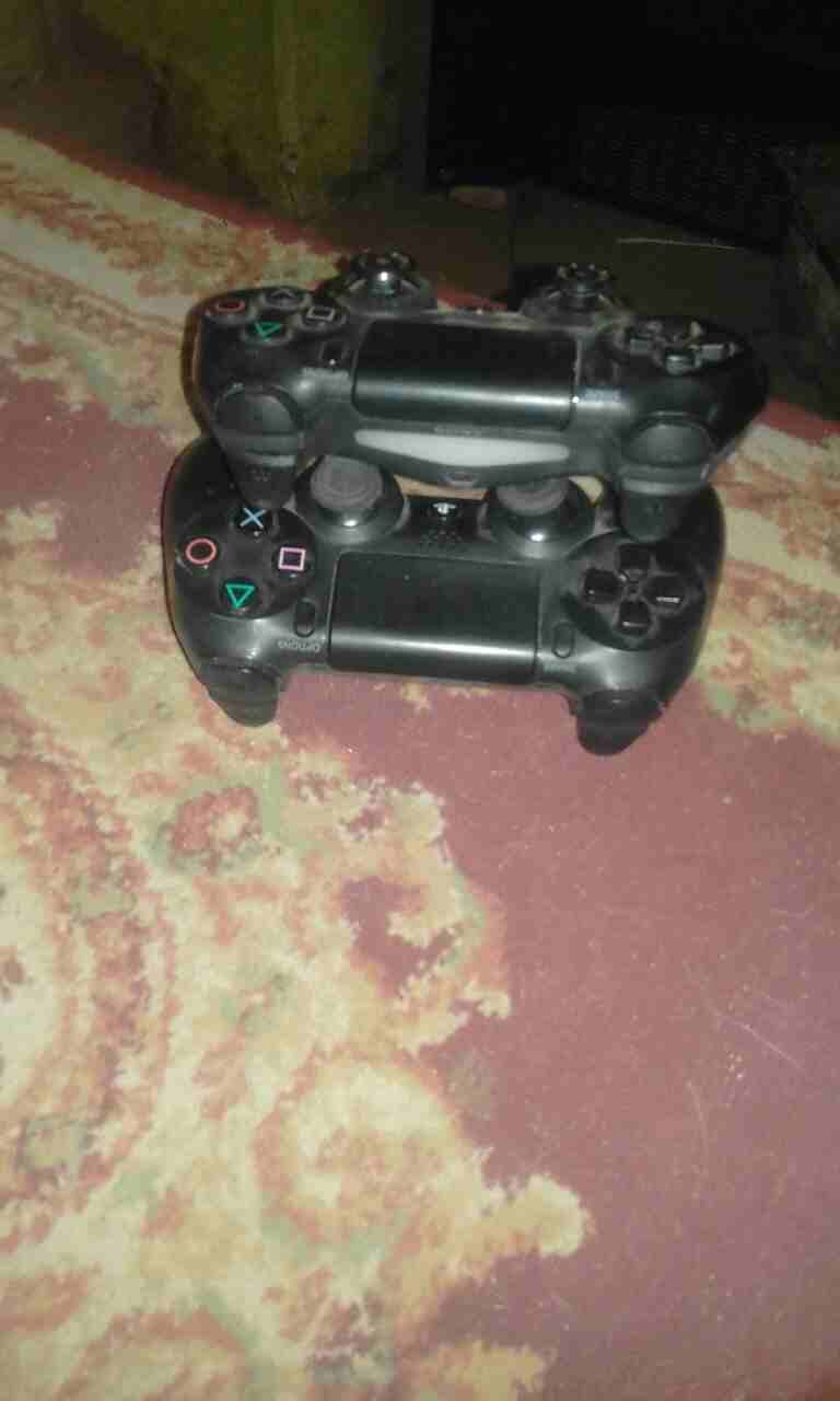 2زراع تحكم بلايستيشن 4
لا تنسَ أنك شاهدت هذا الإعلان في عنكبوت
2 زراع تحكم ps4 بحاله جيده بعد الت...