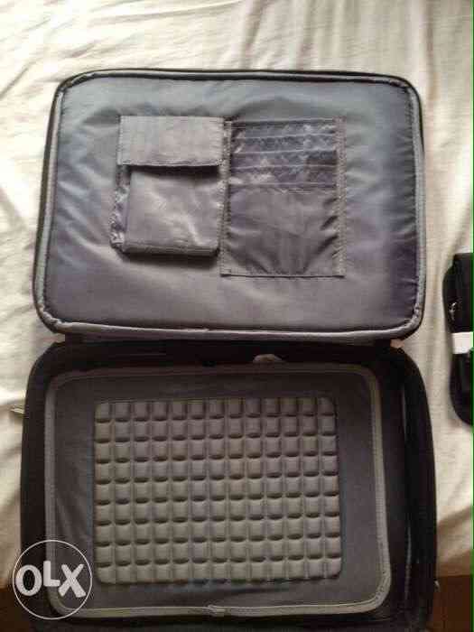 Giza – available for sale Other
لا تنسَ أنك شاهدت هذا الإعلان في عنكبوت
Laptop Case شنط...