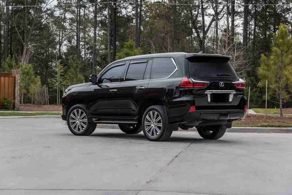 Lexus LX 570 SUV 2017 GCC is very clean like brand new with warranty,White 2017 model, This car has automatic transmission.GCC specs.
CONTACT EMAIL: Mrharry1931@gmail.com