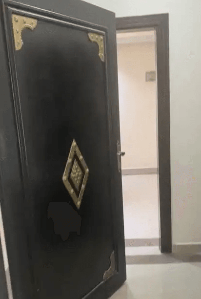 للايجار شقه عوائل في عرقه قريبه من طريق الملك عبدالله
للايجار شقة قريبه من دوار الدانوب وطريق الملك عبدالله وجامعة الملك سعود الحاره هاديه وقريبه من مسجد الكليب وجميع الخدمات متوفره شقة نظيفه جدا مدخل...