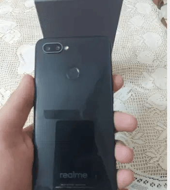 Realme 2 pro
موبايل ريلمي 2 برو معاه كل حاجته الشاحن و العلبة