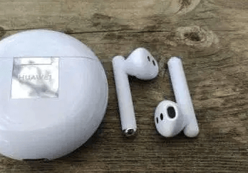 سماعه هواوي freebuds 3 استخدام اسبوعين فقط ضمان الغانم مع كوفر اسود