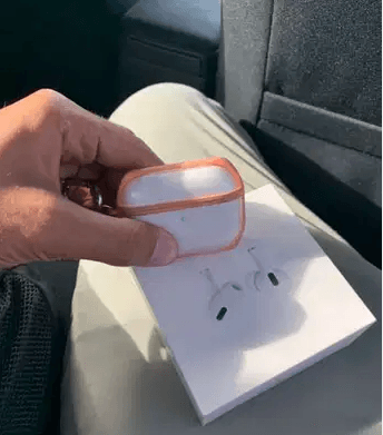 AirPods Pro Apple