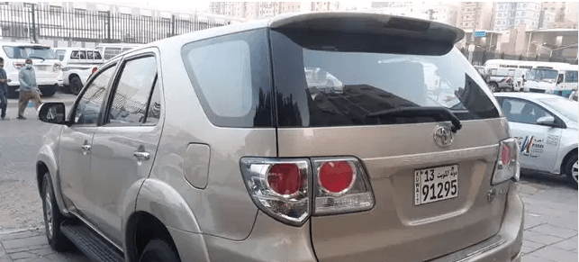 2015 fortuner. full option. 4 cylinder. company service