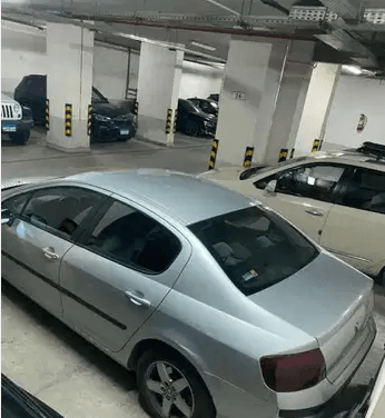 بيجو ٤٠٧ موديل ٢٠٠٨ ٤٠ألف كم بحالة ممتازة