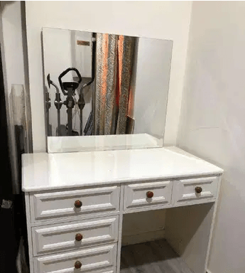 Dressing table