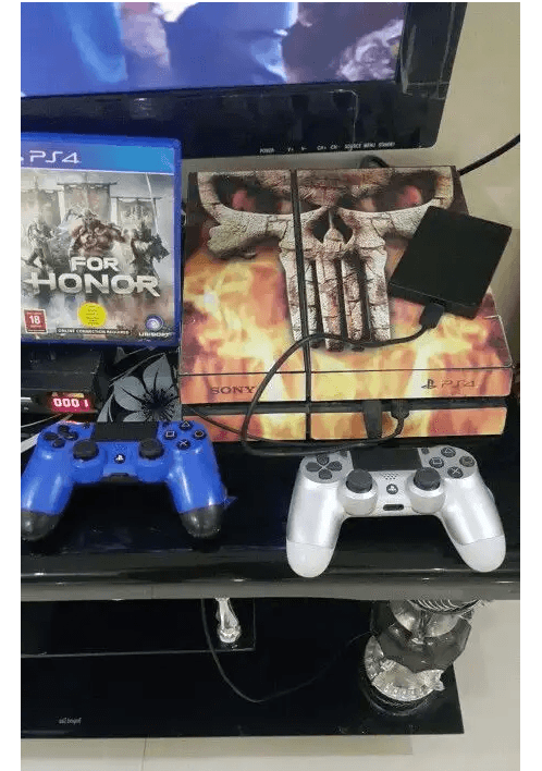 سوني PS4 للبيع