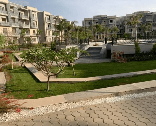 شقة للبيع بكومبوند سكوير صبور 131 متر فيو مميز التجمع الخامس the squre