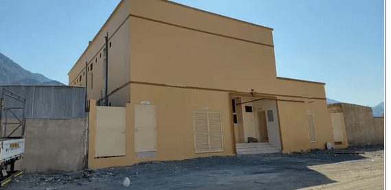 سكن عمال للايجار في صناعية ضدنا مكون من 15 غرفة